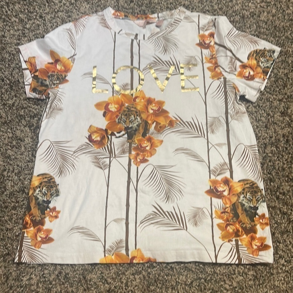 Ted Baker
2 - Picture 2 of 6